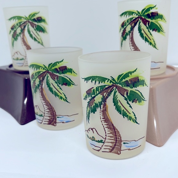 Set of 4 Vintage Frosted Anchor Hocking Glasses with Palm Trees - Picture 2 of 3